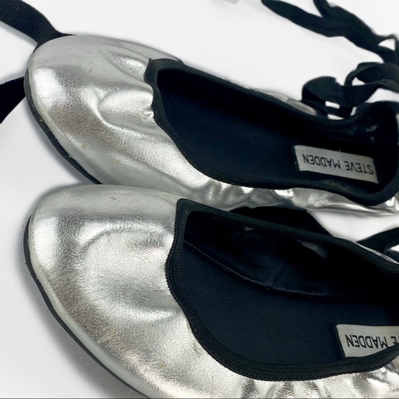 Steve Madden Florrah Ballet Flat Silver Shoes 7 - Picture 5 of 8